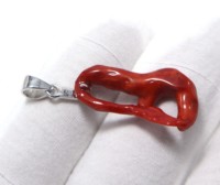 Pendentif en argent sterling 925, branche de corail rouge italien, pendentif bâton de corail de la mer Méditerranée, corail rouge naturel, taille 36 × 21 mm