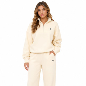 Ensemble de survêtement décontracté 2 pièces pour femme, personnalisé, de haute qualité, avec sweat à capuche court et pantalon de jogging - Product Image 3