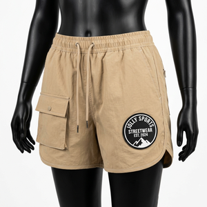 Shorts de sport pour femme en nylon respirant de haute qualité 120 GSM, couleur kaki, avec poches cargo, logo personnalisé. - Product Image 3