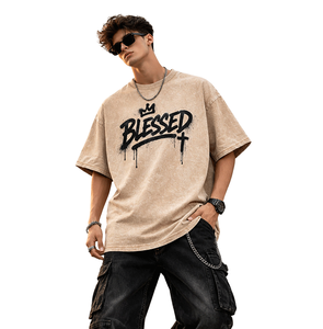 T-shirt graphique vintage de haute qualité avec croix 'Blessed' - T-shirt oversize délavé style hip-hop pour hommes et femmes - Product Image 3