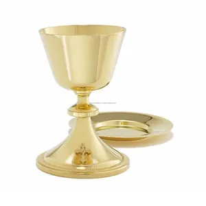 Modern Style Metal Chalice With Shiny Gold Plating Finishing Round Shape With Paten Simple Design For Drinking