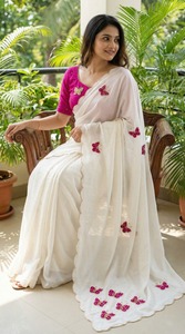 Sari en organza blanc cassé de luxe avec broderie appliquée en forme de papillon |   Sari de soirée à bordure festonnée de créateur avec accessoires assortis - Product Image 3