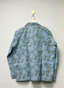 Elegante Conjunto de Pijama para Mujer |   Conjunto de Pijama de 3 Piezas con Estampado Botánico, Camisa con Botones, Pantalón y Bolsa de Viaje a Juego - Product Image 6