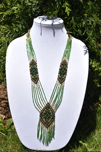 Collier à breloques perlées, Collier ethnique, Gerdan, Collier perlé fait main, Collier élégant en perles de rocaille, Vert Doré Noir - Product Image 4