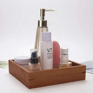 Ensemble d'accessoires de salle de bain en bois, idéal pour le comptoir de la maison, la coiffeuse de bureau et les espaces de travail partagés, fabriqué à la main en Inde - Product Image 2