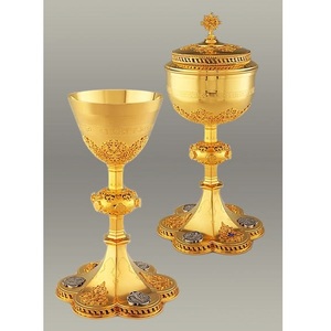 Cáliz y Ciborio Metálicos Decorativos para Iglesia, para Ceremonias Sagradas, con Diseño Elegante y Superficie Lisa - Product Image 4