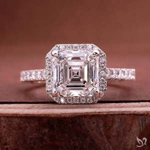 แหวนเพชรทรง Asscher 3 กะรัต เพาะเลี้ยงในห้องปฏิบัติการ ประดับด้วยเพชรแบบ Halo ได้รับการรับรองจาก IGI ตัวเรือนทองคำขาว 10K ประดับเพชรแบบ Pave สำหรับแหวนหมั้น - Product Image 1