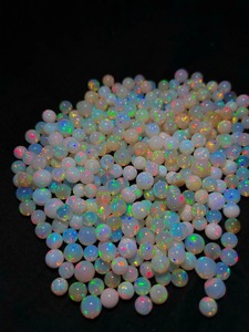 Opale de feu naturelle d'Éthiopie Welo, qualité AAA, perles blanches de 4 mm, entièrement percées, pierres lâches certifiées par un tiers, Mehrajudin Gems - Product Image 4