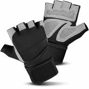 Gants de fitness noirs et violets, demi-doigts, avec support en maille pour la paume, pour l'entraînement en salle de sport - Product Image 4