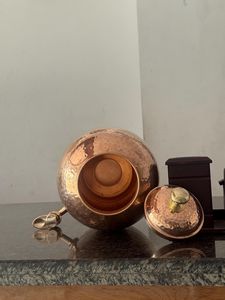 Distributeur d'eau artisanal en cuivre avec couvercle et robinet, style vintage, grande capacité, ensemble de vaisselle ayurvédique - Product Image 3