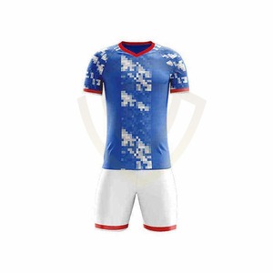 Nouveaux uniformes de football respirants à sublimation, dernière arrivée, fabrication directe d'usine, design OEM, vêtements d'équipe, uniformes de football - Product Image 2