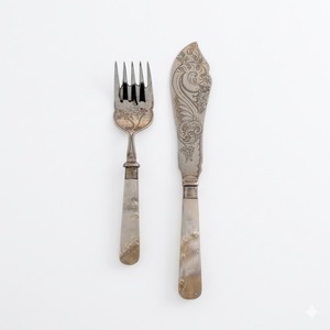 Elegante Juego de Cuchillos para Frutas Franceses Antiguos con Mangos de Nácar y Hojas Plateadas, Vajilla Vintage Coleccionable para Restaurante y Hogar - Product Image 4