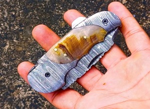 Couteau de poche pliant Edge Master Manufacture, en acier Damas fait main, lame droite de 3 mm, manche en corne, pour le camping - OEM/ODM - Product Image 4