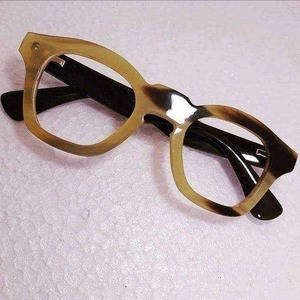 Monture de lunettes en corne naturelle, fabrication artisanale haut de gamme, unisexe, par madiha art and craft - Product Image 1