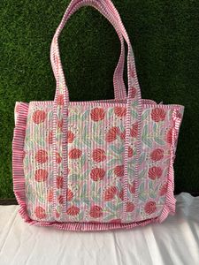 Sac fourre-tout matelassé en coton de créateur avec grandes volants, imprimé floral fait main, réutilisable, sac à bandoulière pour femme - Product Image 3