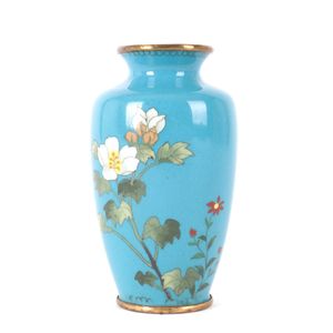 Elegante Florero de Metal con Acabado en Esmalte Turquesa, Diseño Floral, Decoración Moderna para el Hogar, Pieza Decorativa para Mesa, Oficina u Hotel - Product Image 1