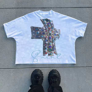 เสื้อยืดแขนสั้นสีแดงทรงโอเวอร์ไซส์สำหรับผู้ชาย Rich Path ลายพิมพ์รูปภาพด้านหน้า สไตล์สตรีท คอกลม ผ้าถัก 100% คอตตอน - Product Image 4
