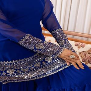 Ensemble Kurta Sharara en Georgette Brodé Bleu VASTRA COTTAGE avec Dupatta à Bordure en Dentelle, Tenue Traditionnelle Ethnique pour Femmes, Vêtements de Fête - Product Image 5