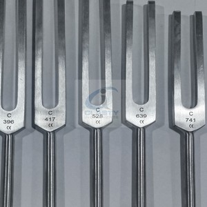Ensemble de 9 diapasons Solfeggio en aluminium, diapasons manuels pour la thérapie clinique, dispositif médical certifié CE Classe I OEM - Product Image 5