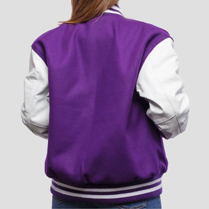 Chaqueta Varsity Personalizada de Cuero para Mujer, Chaqueta Bomber Premium con Letras Bordadas, Chaqueta de Béisbol Informal para Mujer - Product Image 3