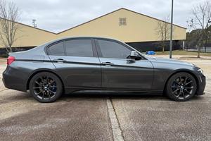 2017 B-M-W 340-i x-D-r-i-v-e S-e-d-a-n - Product Image 2