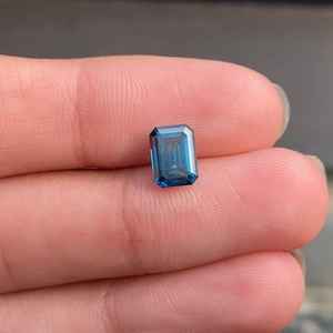 Diamante CVD de corte esmeralda de 1 a 3 quilates, color azul profundo, certificado por IGI, cultivado en laboratorio, pulido a mano, procedente de la India, para la fabricación de joyas. - Product Image 3