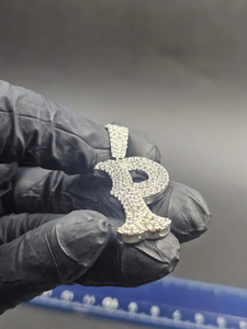 Colgante Personalizado con Letra P, Acabado en Plata 925, Pavé con Diamantes de Imitación Moissanite, Collar con Inicial del Alfabeto - Product Image 4