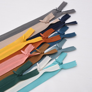 Fermeture éclair invisible personnalisée, nouveau design, fermeture éclair en nylon en rouleau - Product Image 4