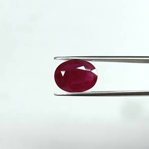 Rubis ovale naturel de Birmanie de 3,79 carats, pierre précieuse RBHO-10 - Product Image 1