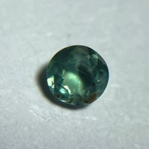 Magnifique alexandrite naturelle facettée, taille ronde, changeante de couleur, à vendre. - Product Image 1