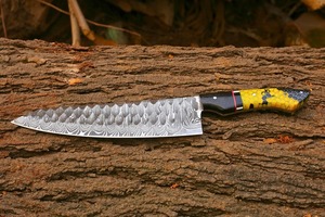 Couteau de chef en acier Damas forgé à la main avec manche en résine, style japonais, ambidextre, finition satinée, pour usage en cuisine - Product Image 2