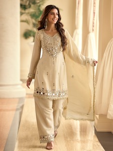 Salwar de Soirée pour Femme en Soie Vichitra Brodé de Créateur, avec Miroirs Véritables, Élégant, Traditionnel Indien, Séchage Rapide, pour Hiver et Été - Product Image 4
