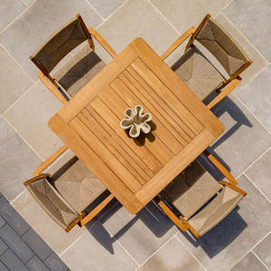 Table de salle à manger extérieure carrée moderne en teck massif – Durable et résistante aux intempéries pour les projets de mobilier de restauration, de villas et d'hôtellerie - Product Image 3