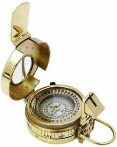 Boussole Nautique Militaire Vintage à Ouverture par Pression MAGNESIA, Antique et de Collection, pour Utilisation Maritime Extérieure - Product Image 1