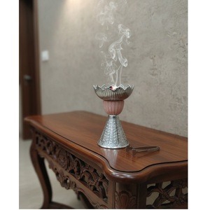 Most Selling Metal Golden Bukhoor Burner Classic Mabkhara for <b>Oud</b> Wood & <b>Bakhoor</b> Chips Available at Wholesale for Buyer - Product Image 3