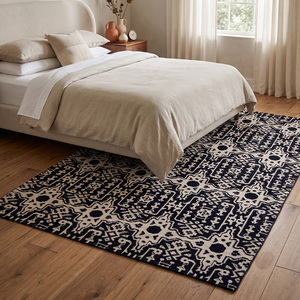 Tapis tribal en laine noire et ivoire tufté à la main, antidérapant, à motif géométrique répétitif, pour salon, chambre et hôtel - Product Image 3