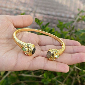 Bracelet manchette en laiton massif plaqué or 18 carats, labradorite naturelle, accent chalcédoine aqua et zirconiums cubiques, style bohème, bijoux pour femme - Product Image 6