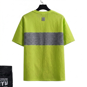 Camiseta de hombre verde lima personalizada de moda 2026 con estampado en tela, rayas grises en el pecho, hombros caídos, estilo casual y oversized. - Product Image 2