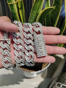 สร้อยคอคิวบันลิงค์แบบ Iced Out สำหรับผู้ชาย สไตล์ฮิปฮอป ประดับเพชรโมอิสซาไนต์ทรงบาแกตต์ ชุบโรเดียม เงินแท้ 925  แบบ Channel Setting - Product Image 6