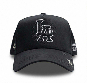 Gorra Snapback Negra de 6 Paneles al por Mayor con Logotipo 'D' Bordado y Letras Rosas, Estilo Urbano, Ajustable para Adultos, Uso Casual - Product Image 4