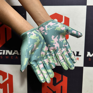 Guantes de Fútbol Americano Personalizados al por Mayor, de Alta Calidad, con Palma Adhesiva de Silicona, Dorso Impreso, Antideslizantes e Impermeables - Product Image 3