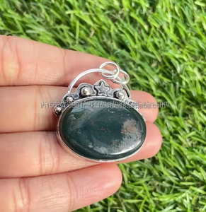 Colgante de Plata de Ley 925, colgante de piedras preciosas de sangre, joyería de piedras preciosas de plata hecha a mano, colgante de piedra de sangre para ella - Product Image 1