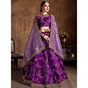 Lehenga Choli de Novia Talla Grande, Morado, Bordado en Seda con Volantes, Perlas y Espalda Transparente - Product Image 1
