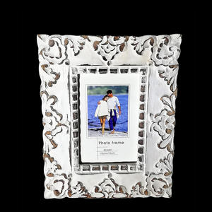 Cadre photo élégant en bois massif pour présentation sur table et décoration intérieure - Product Image 2