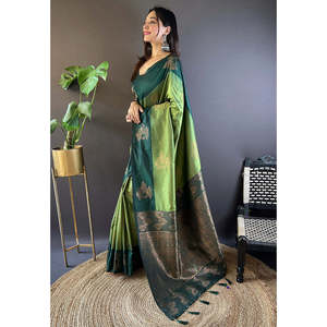 Sari en soie douce vert olive Elite Weaves avec bordure florale et châle indien traditionnel contrastant tissé Zari - Product Image 1