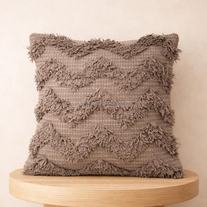 Housse de coussin carrée 26x26 blanche, style bohème chic personnalisé, motif chevron tissé à la main, coussin bohème - Product Image 4