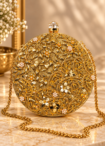Pochette Demi-Lune en Coquillage avec Perles Dorées Filigranées, Sac de Soirée Classique et Tendance en Laiton - Product Image 3