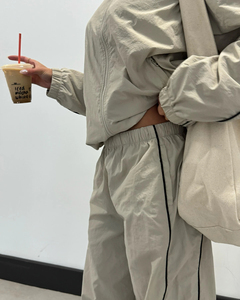 Ensemble de survêtement d'hiver unisexe personnalisé avec fermeture éclair, léger, imperméable, respirant, coupe-vent, ensemble d'entraînement 100% nylon - Product Image 2