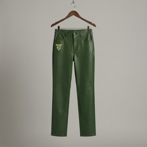 Pantalones de Cintura Alta para Mujer en PU Verde con Logotipo Bordado, Corte Regular, Estilo Casual para Otoño - Product Image 1