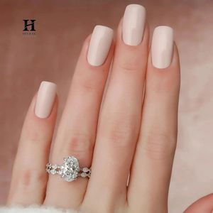 Anillo de compromiso de lujo con diamante cultivado en laboratorio de corte ovalado, conjunto de oro blanco de 14K con racimo de marquesa y redondo, apilable para novia - Product Image 1